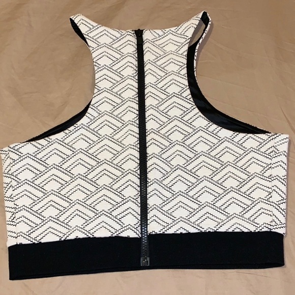 Women's Express Black & White Cold Shoulder Crop - Picture 3 of 3